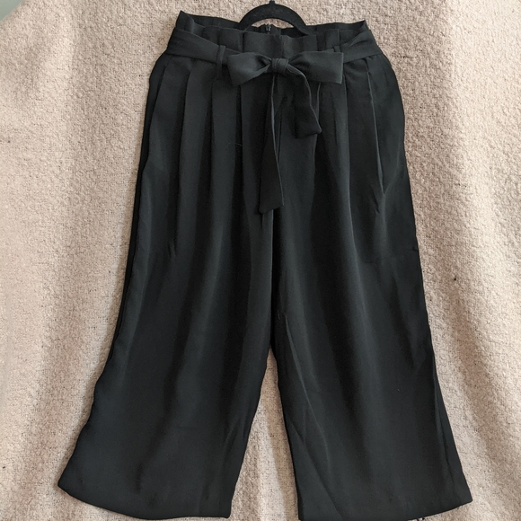 Cropped Paperbag Pants - Picture 1 of 3